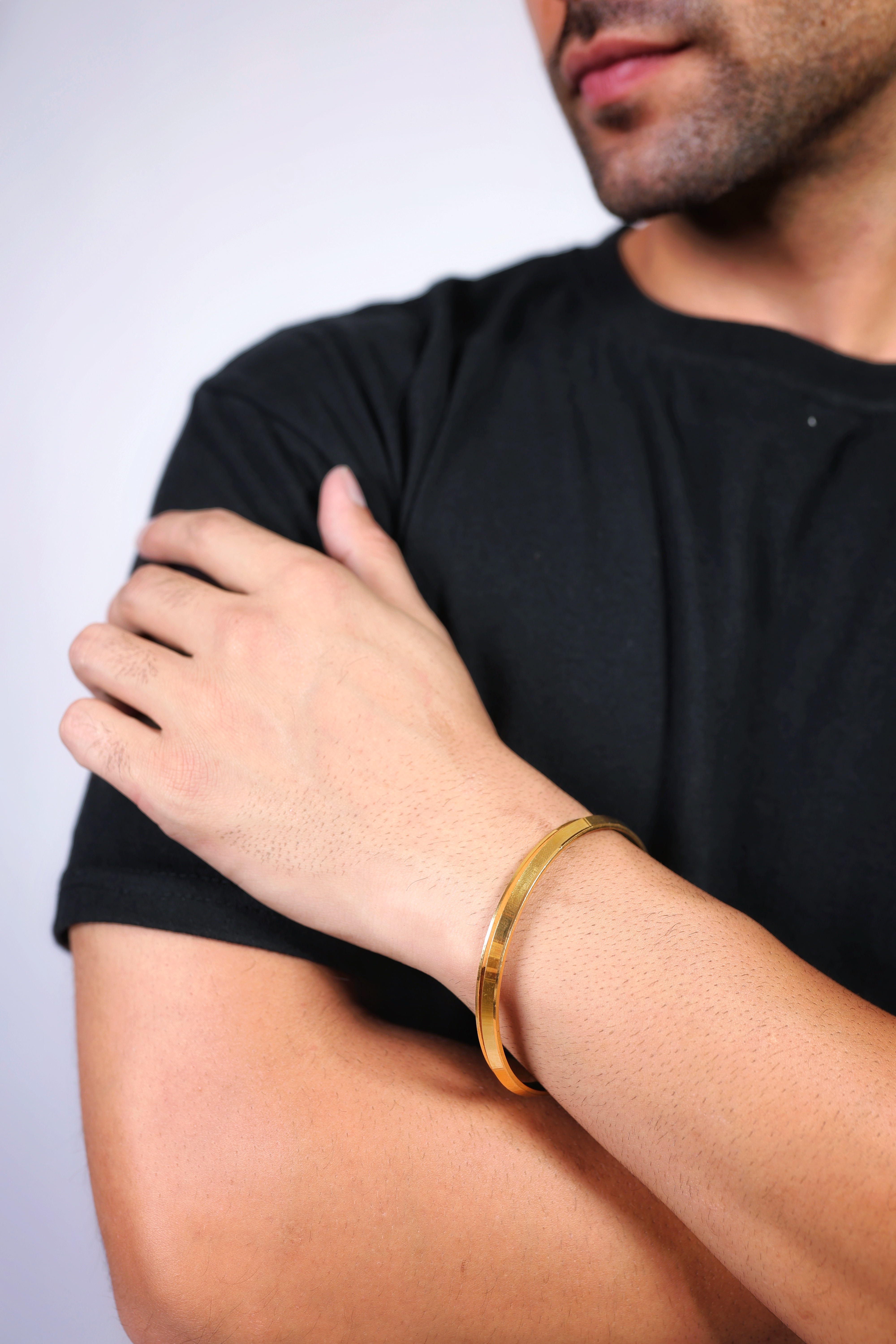 22 Karat Gold Men’s Kada – Classic Polished Design | Jaishree Jewellers