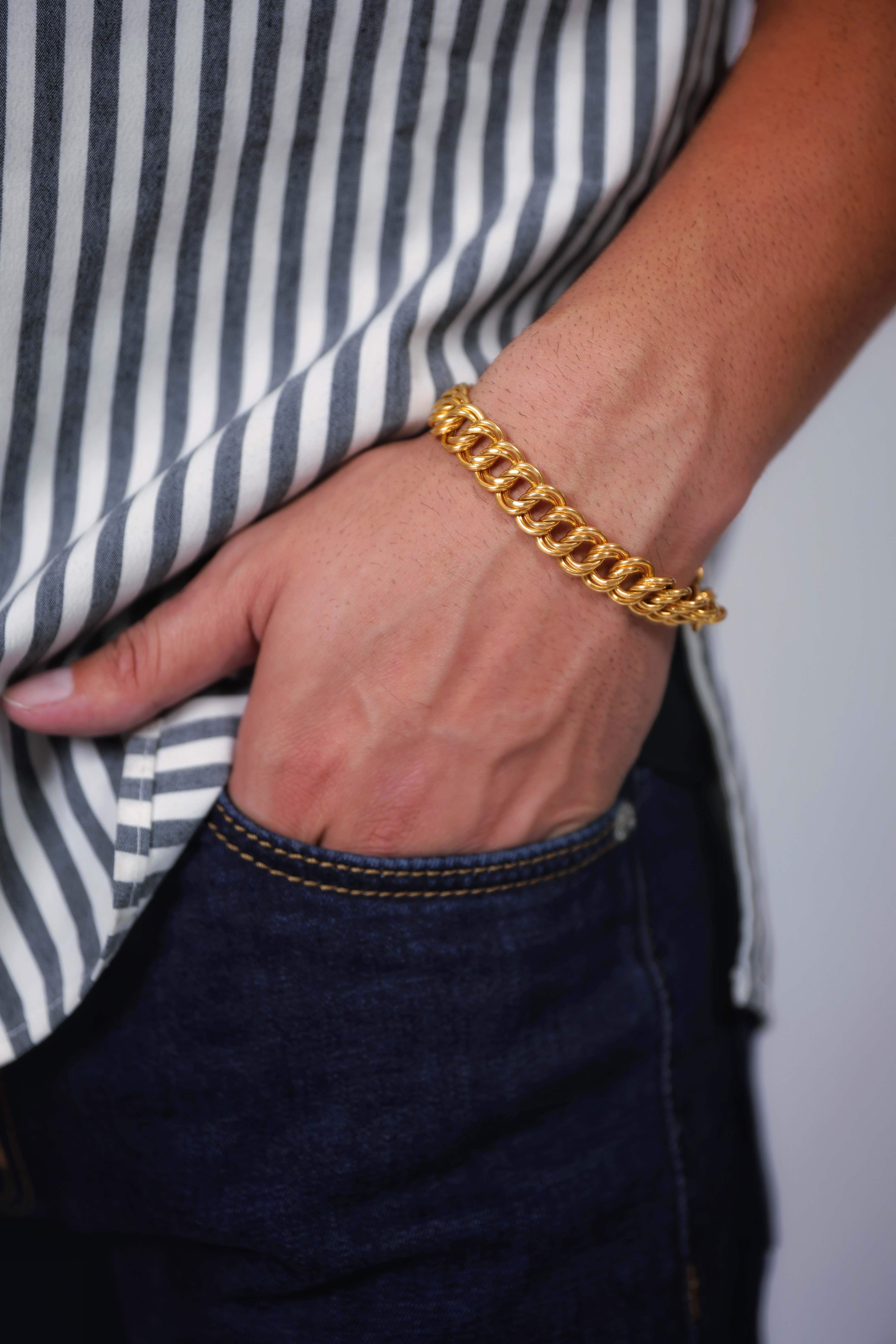 Stylish Gentlemen’s Gold Link Bracelet – Daily Wear & Occasions