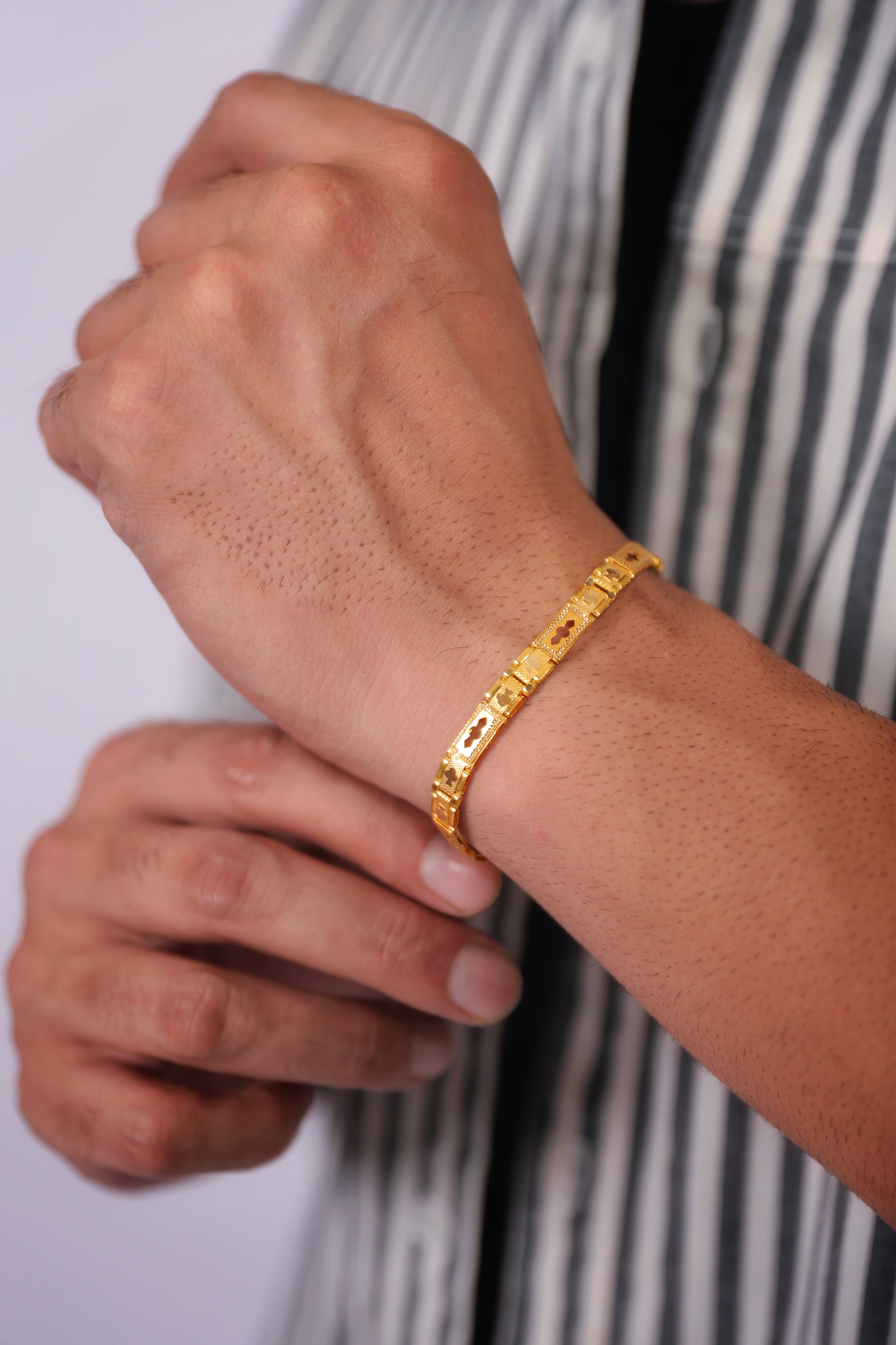 Modern 22K Gold Patterned Bracelet for Men