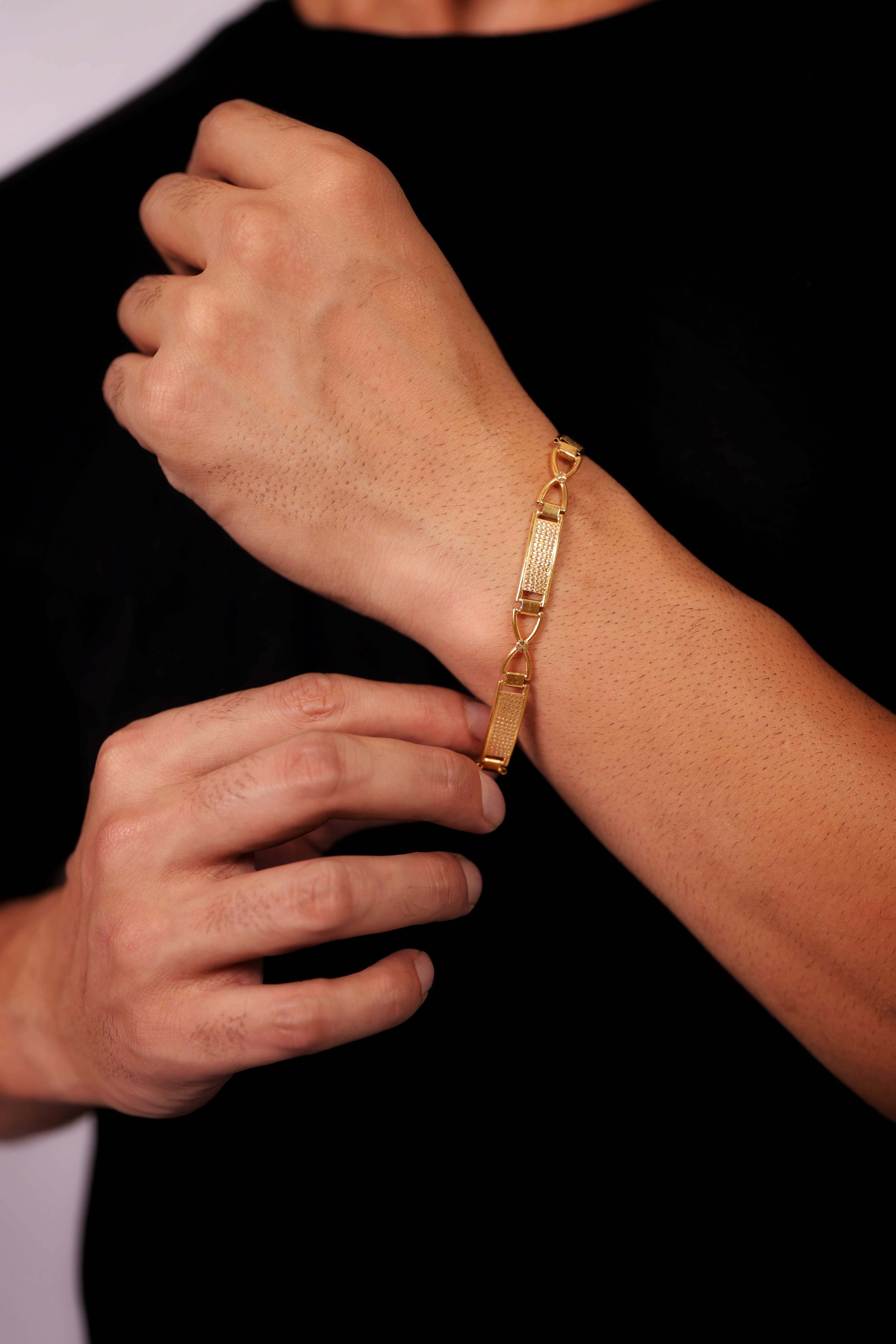 Gents 22K Gold Designer Link Bracelet – Stylish Daily Wear