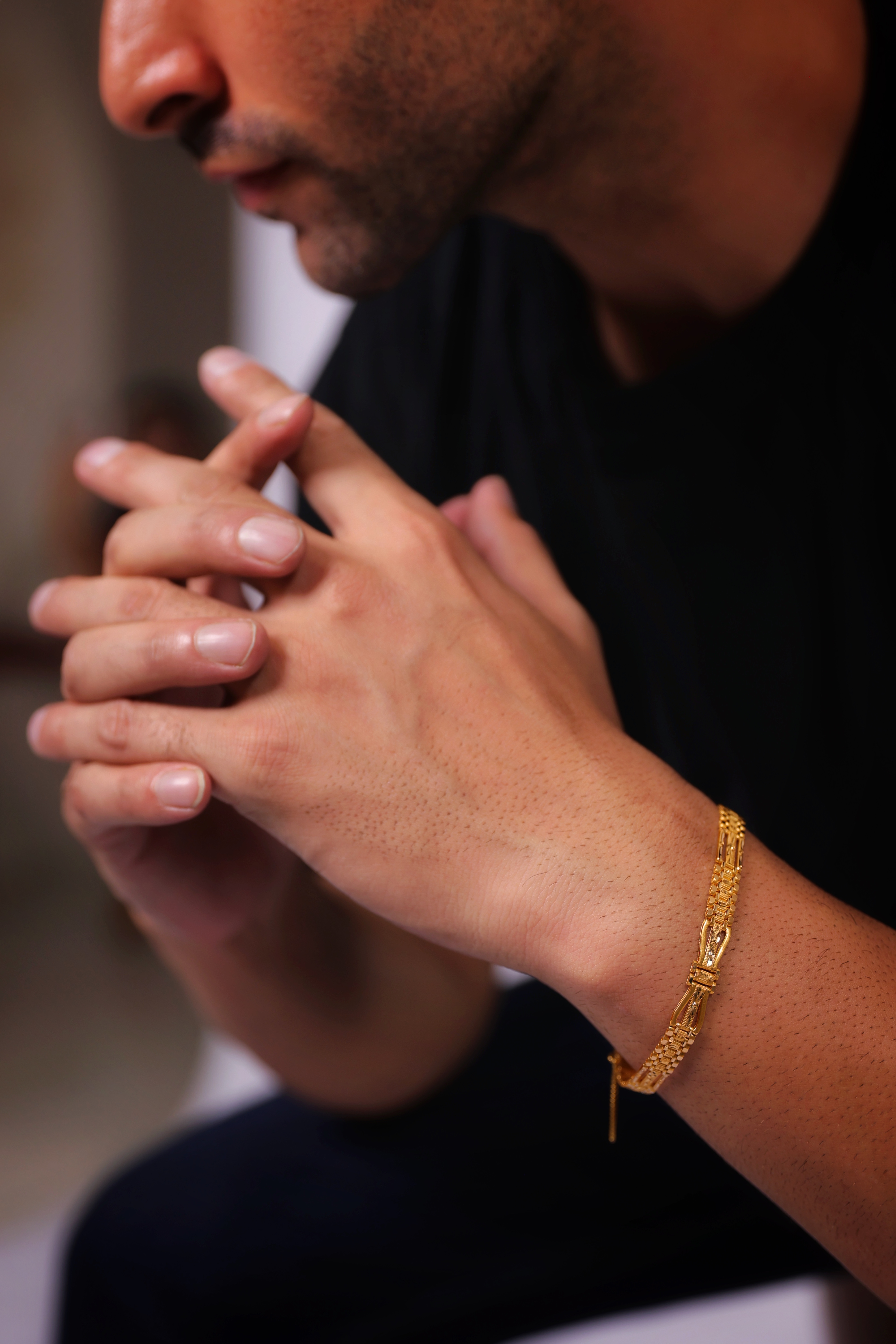 Elegant 22K Gold Bracelet With Intricate Detailing