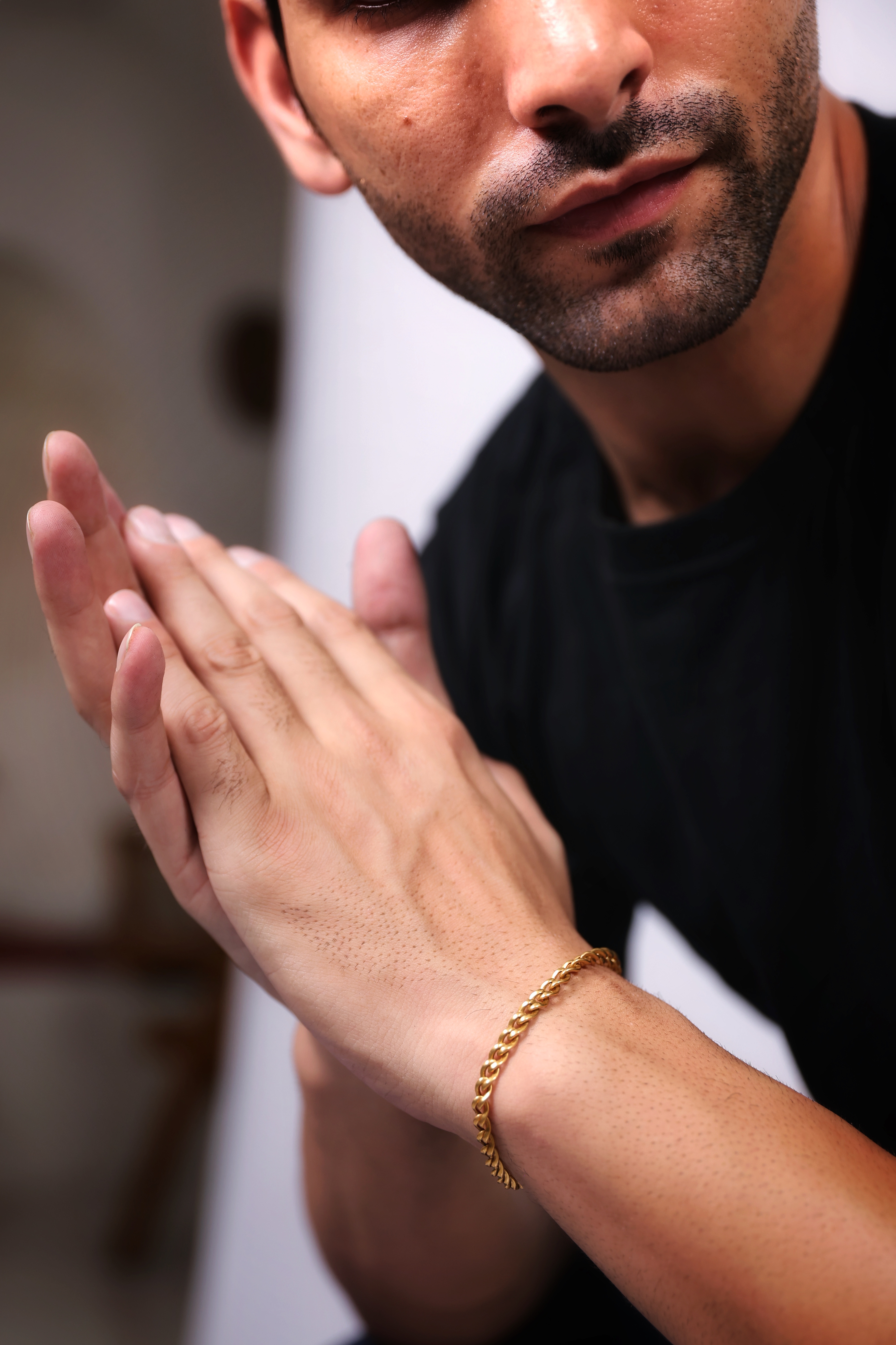 Elegant Rope Twist Gold Bracelet for Men