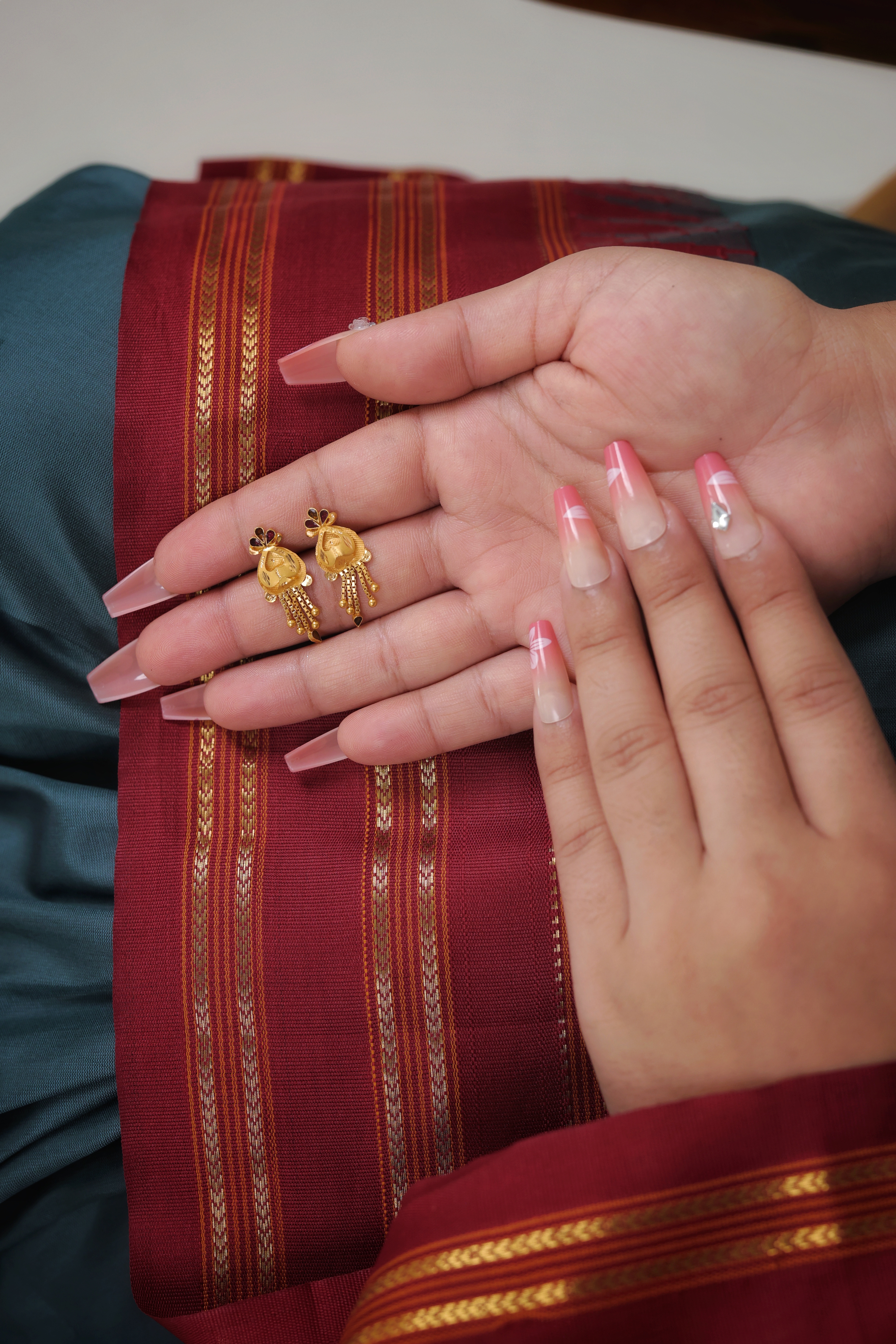 Traditional Stylized Bird/Pendant Gold Stud Earrings