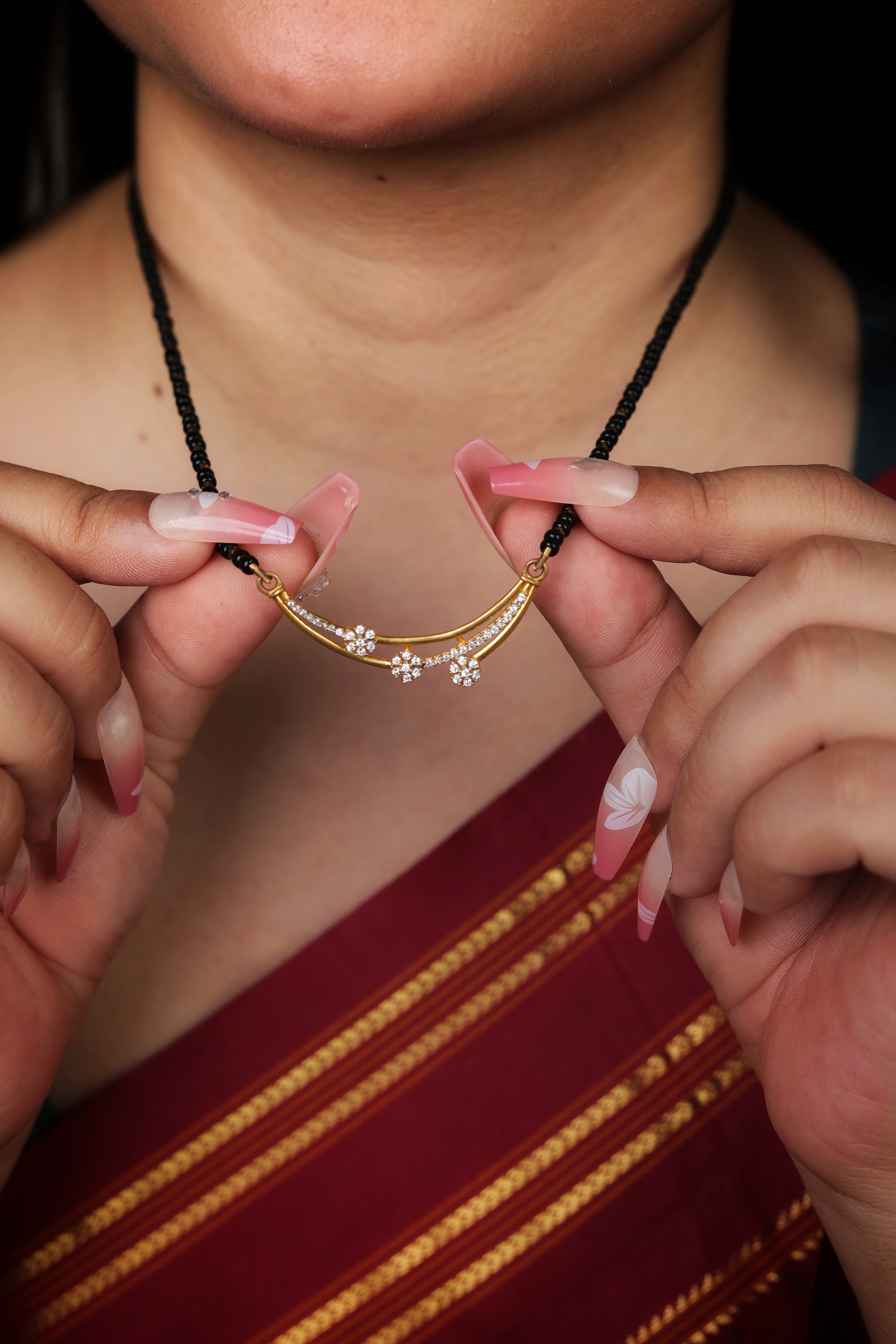 Contemporary Solitaire Flower Gold Pendant Mangal Sutra