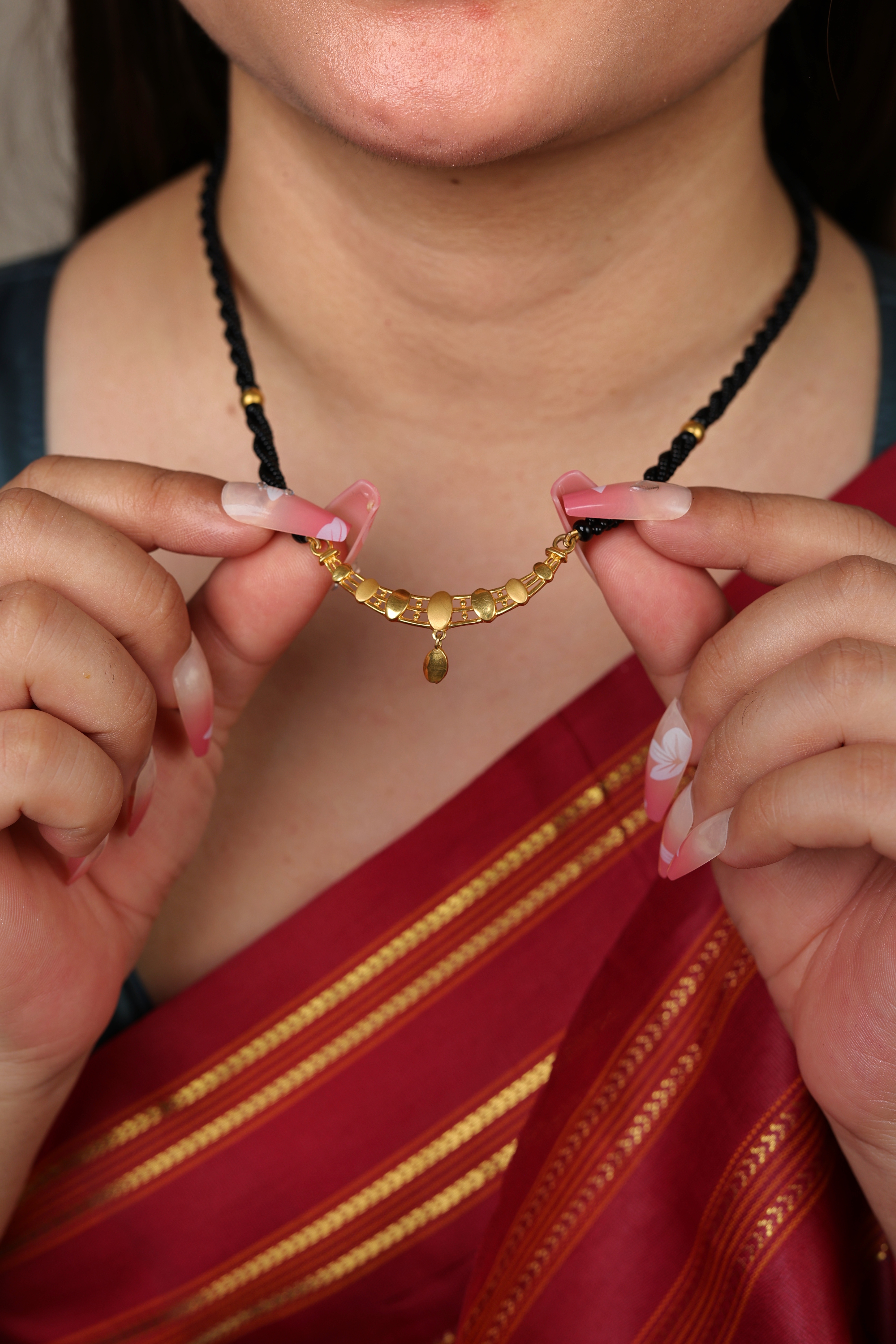 Sleek Scalloped Gold Bar Mangal Sutra with Single Drop