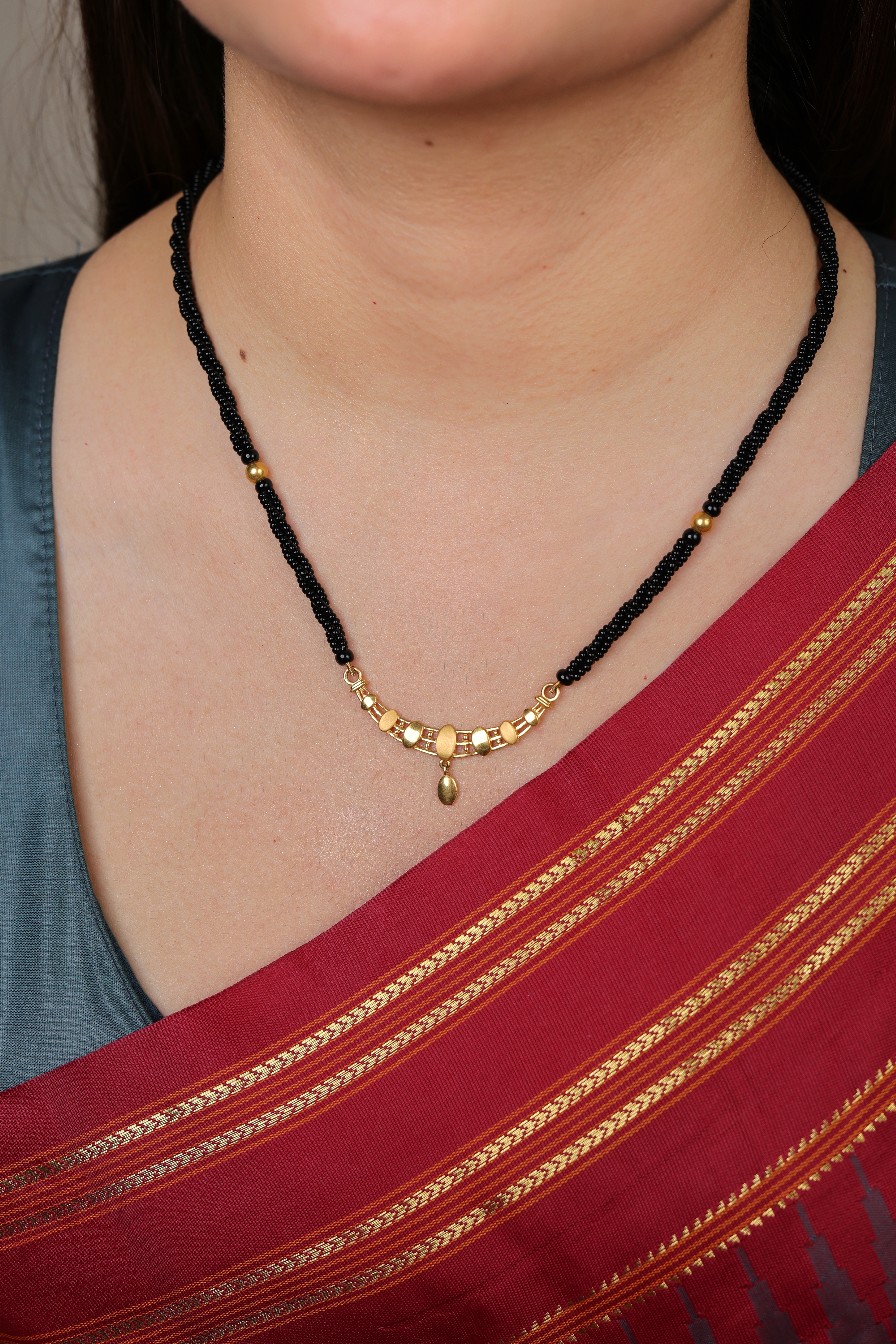 Sleek Scalloped Gold Bar Mangal Sutra with Single Drop