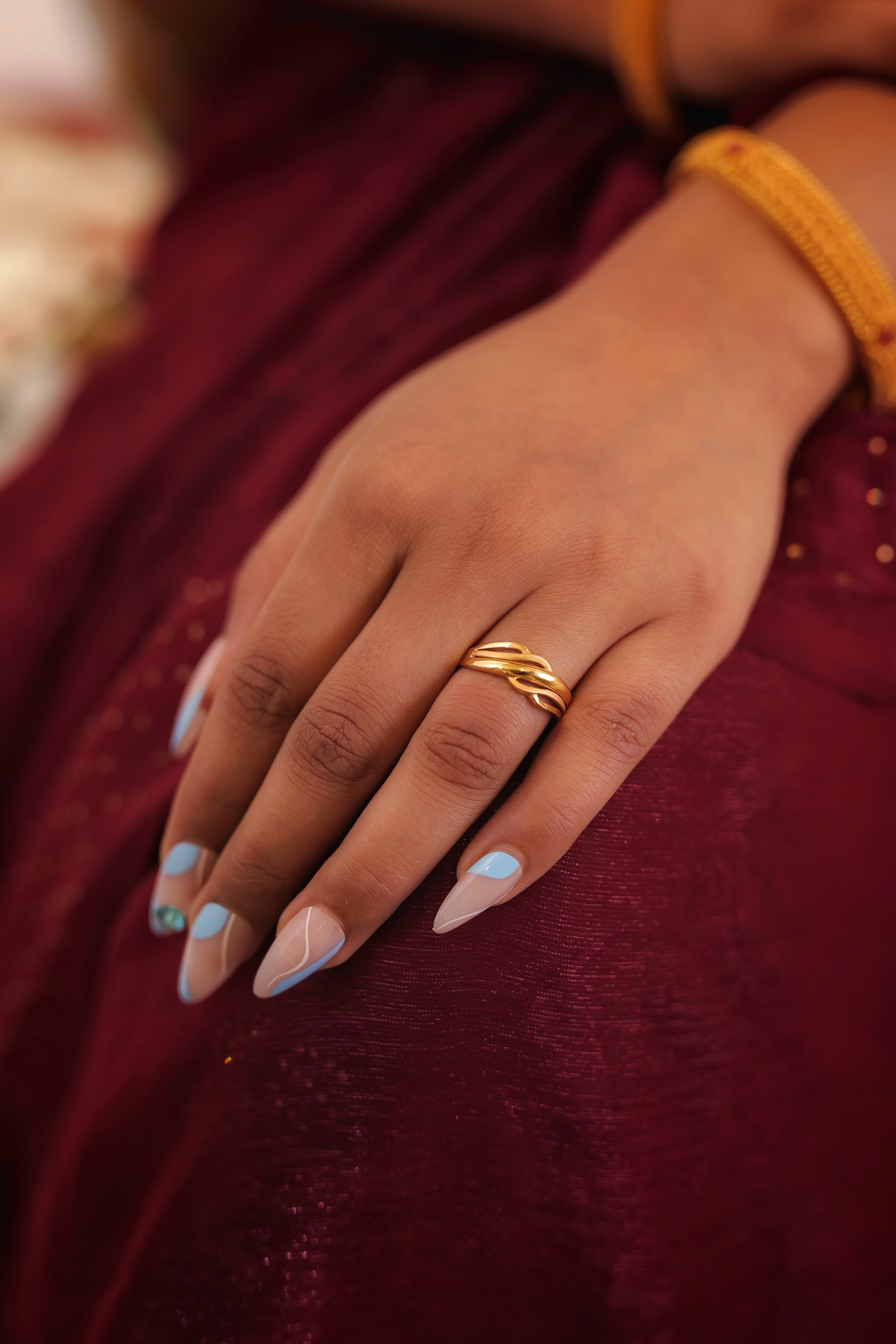 Sleek Interwoven Gold Band Ladies Casting Ring