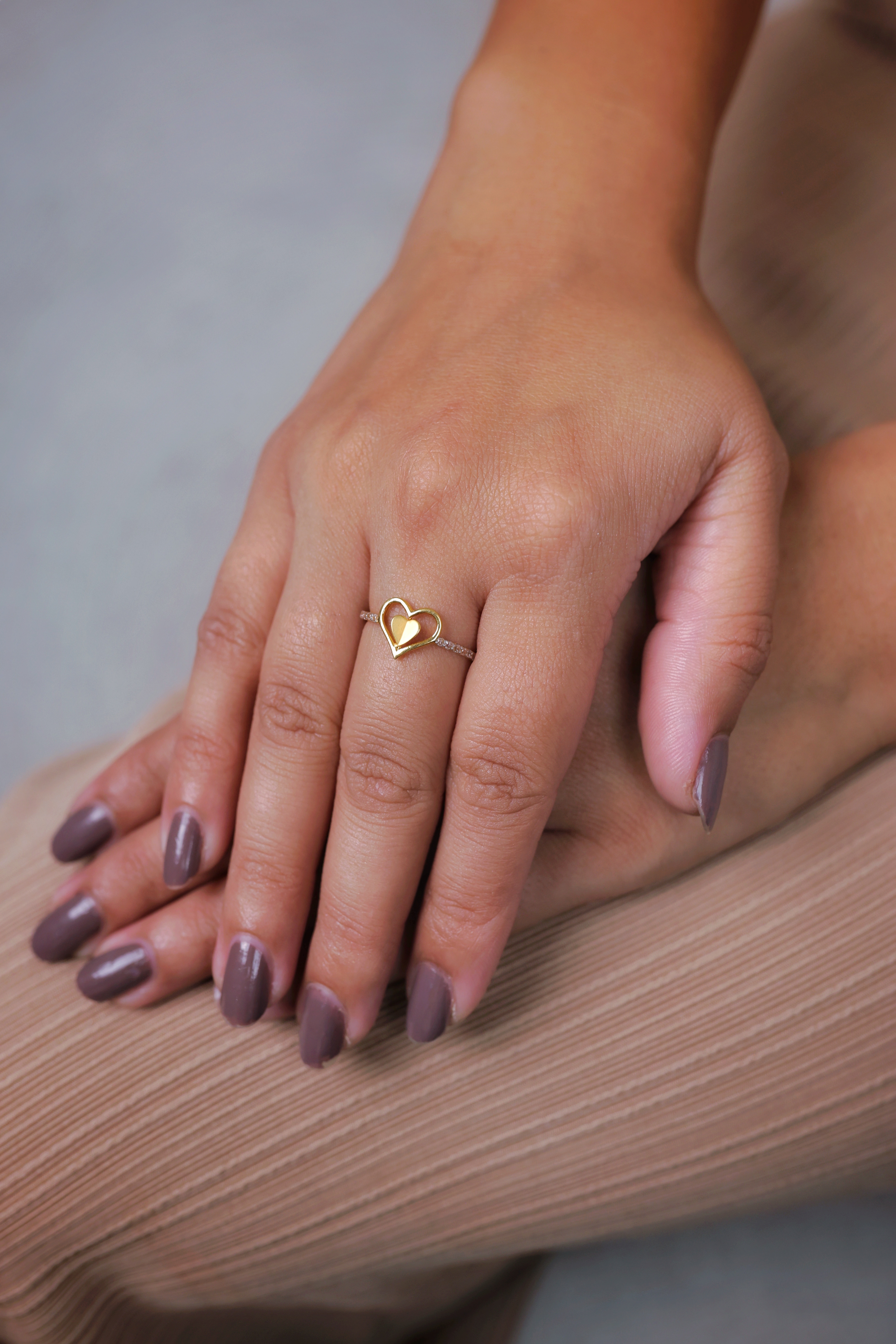 Romantic Dual-Heart Gold Ring with Diamond-Dust Finish